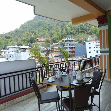 Hotel Blue Magnet Pokhara Bagian luar foto