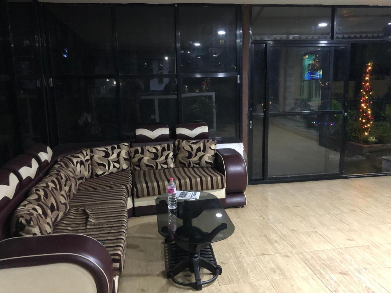 Hotel Blue Magnet Pokhara Bagian luar foto