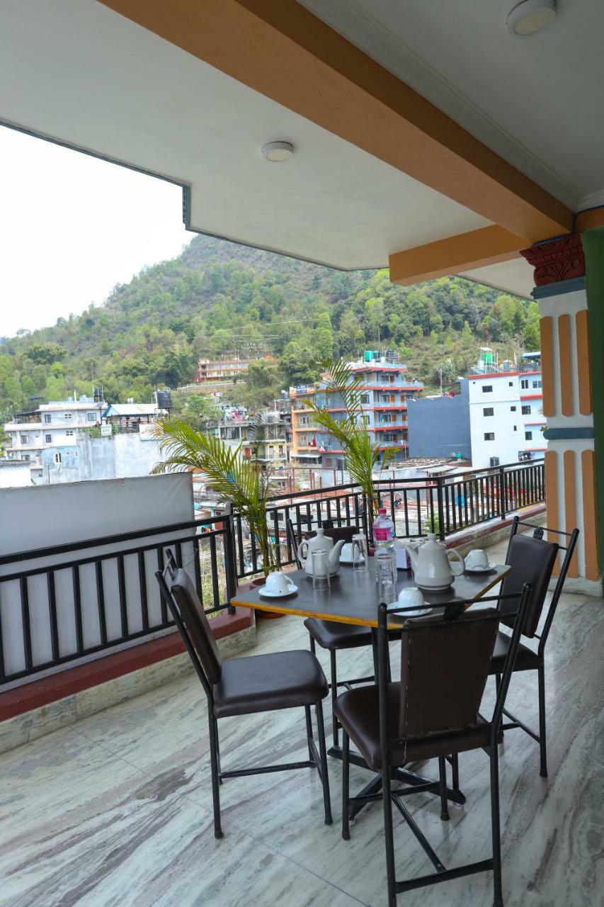 Hotel Blue Magnet Pokhara Bagian luar foto