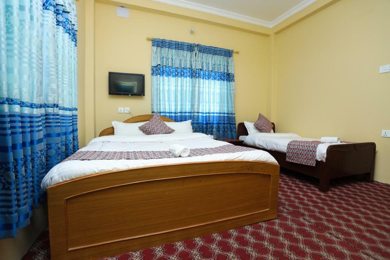 Hotel Blue Magnet Pokhara Bagian luar foto