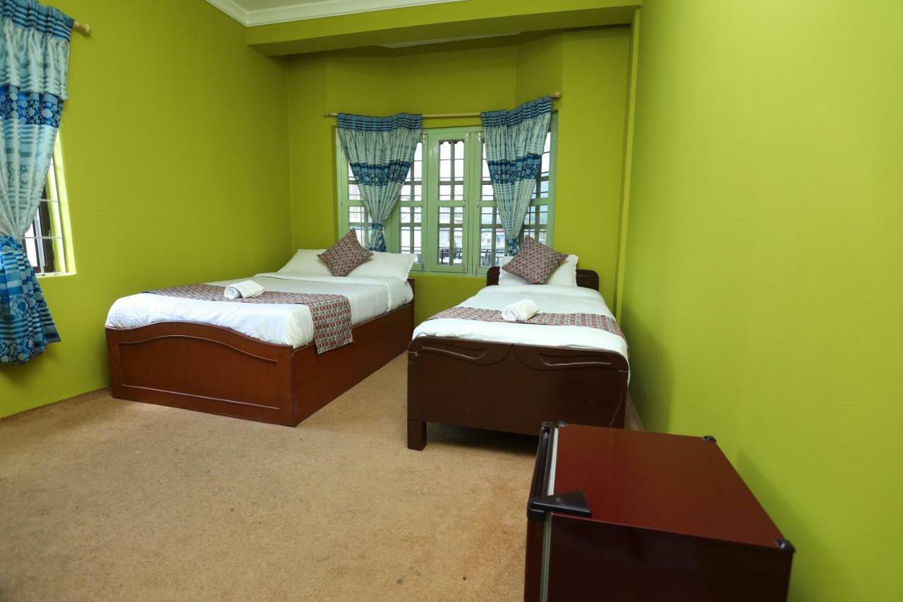 Hotel Blue Magnet Pokhara Bagian luar foto
