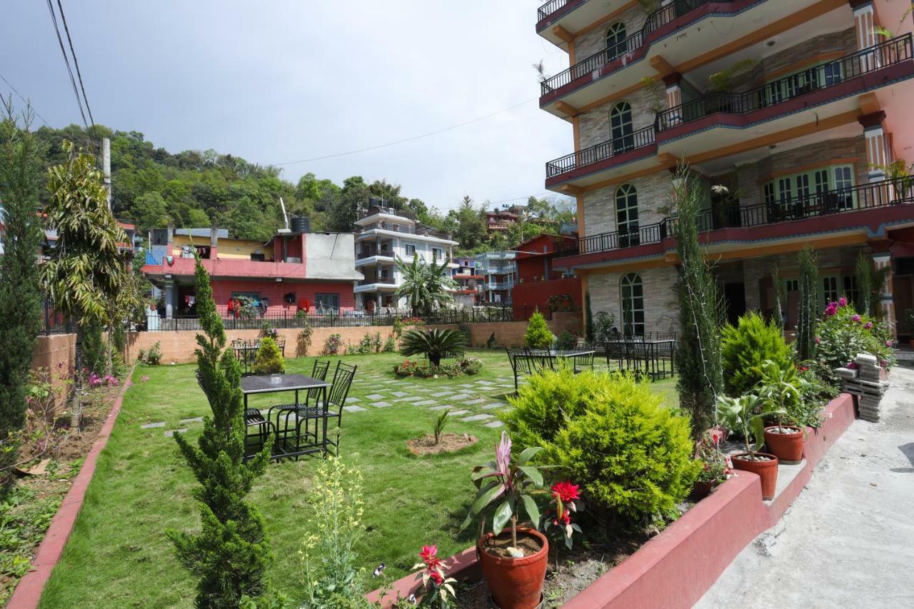 Hotel Blue Magnet Pokhara Bagian luar foto