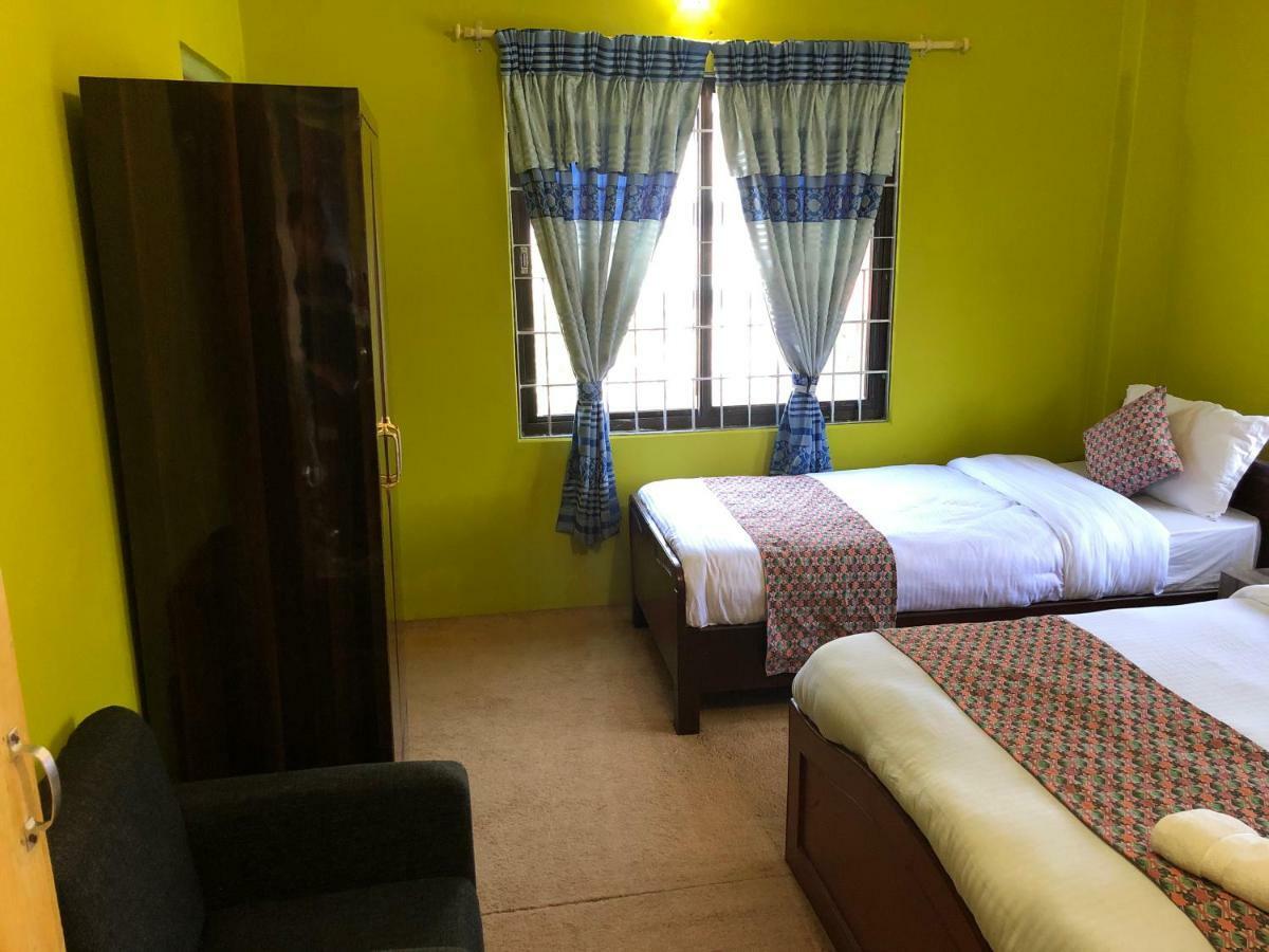 Hotel Blue Magnet Pokhara Bagian luar foto