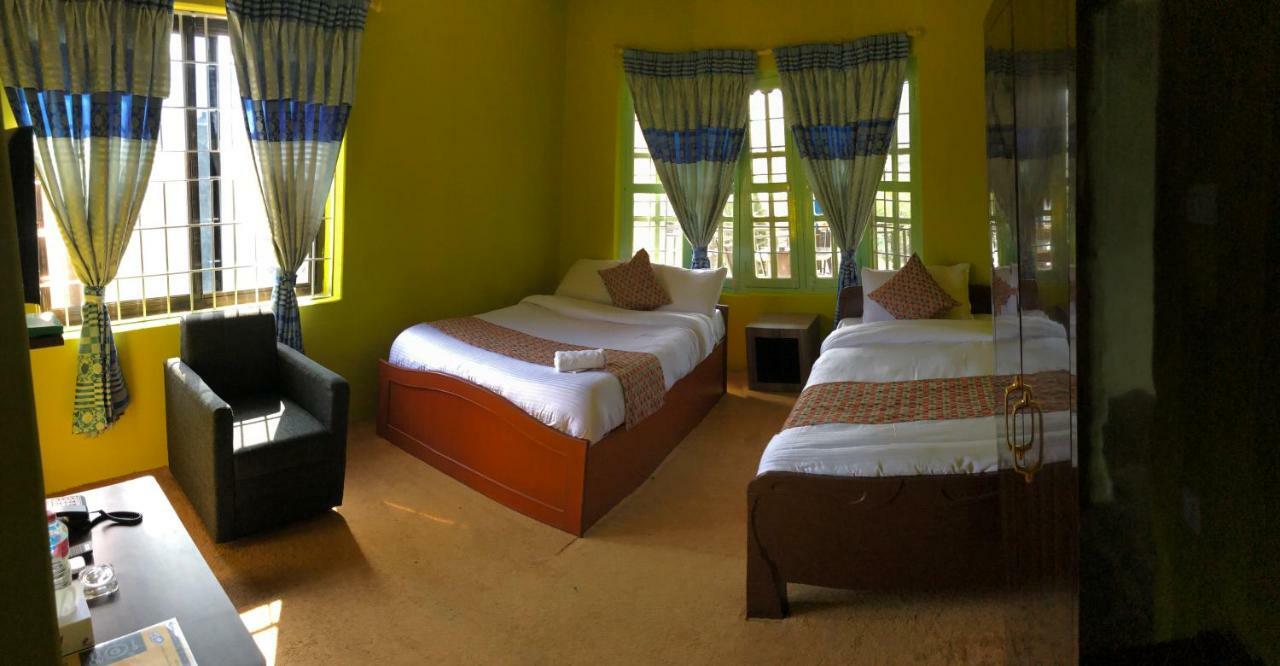 Hotel Blue Magnet Pokhara Bagian luar foto